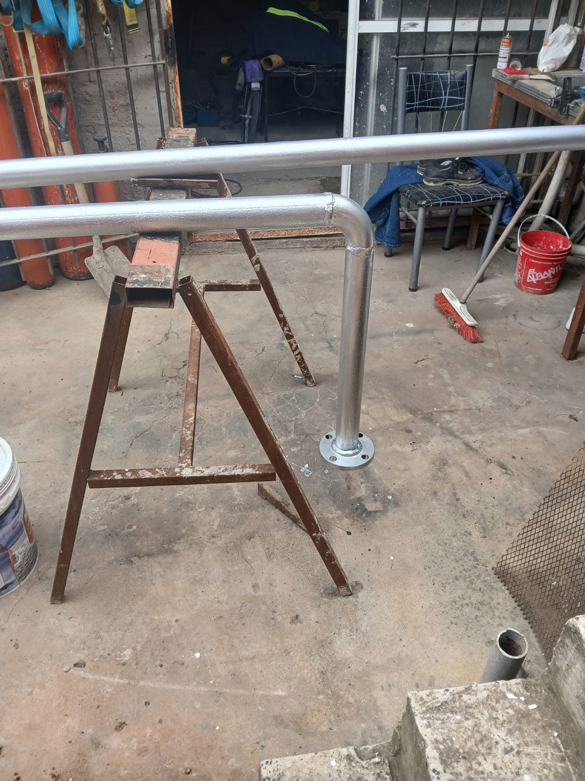 Talleres Corvalan - detalle de materiales y trabajo metalúrgico