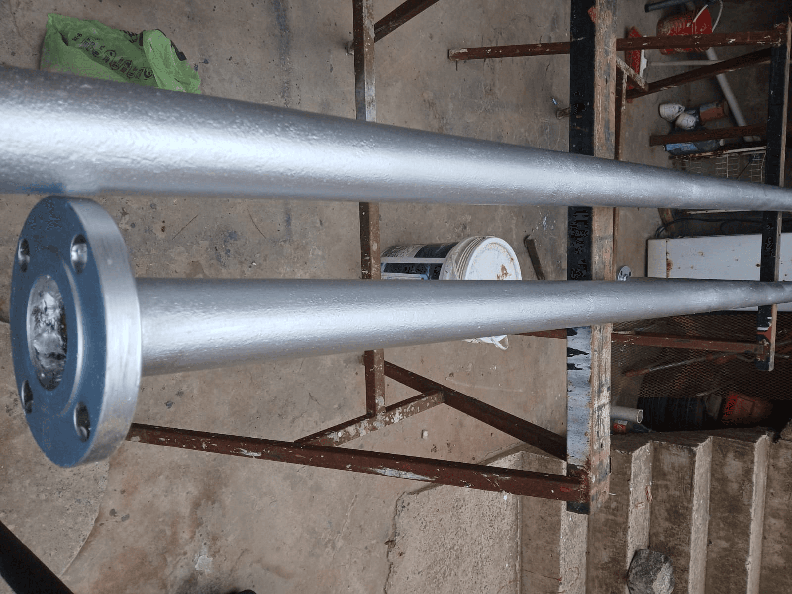 Caños galvanizados preparados en taller